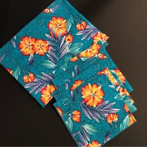 Luncheon Rectangle Tablecloth and 4 napkins. Hawaiian Flowers Tropical Tiki NWOT